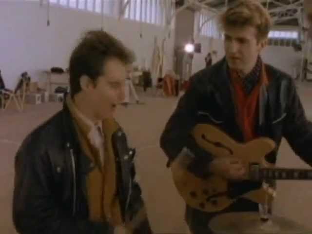 Постер Crowded House - Mean To Me