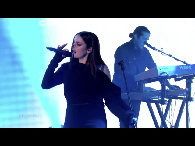Постер Banks - Trainwreck