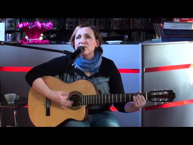 Постер Юлия Тузова - Несутся поезда