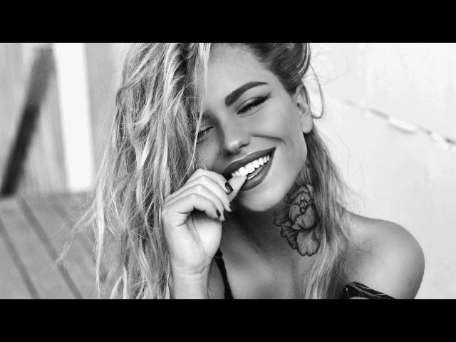 Постер Dennis Lloyd - Nevermind