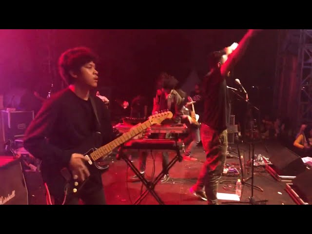 Постер .Feast - Tarian Penghancur Raya